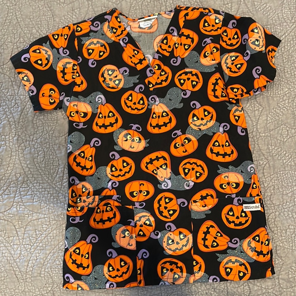 Uniform Advantage Scrub Top Halloween Pumpkin and Ghost